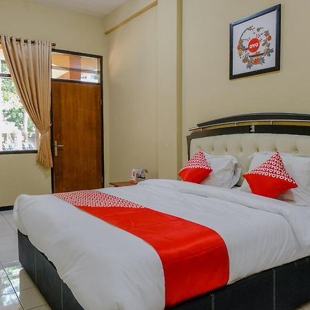 Oyo 1342 Uniga Malang Family Residence エクステリア 写真