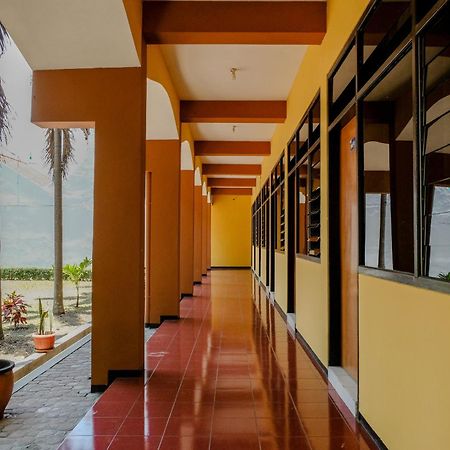 Oyo 1342 Uniga Malang Family Residence エクステリア 写真