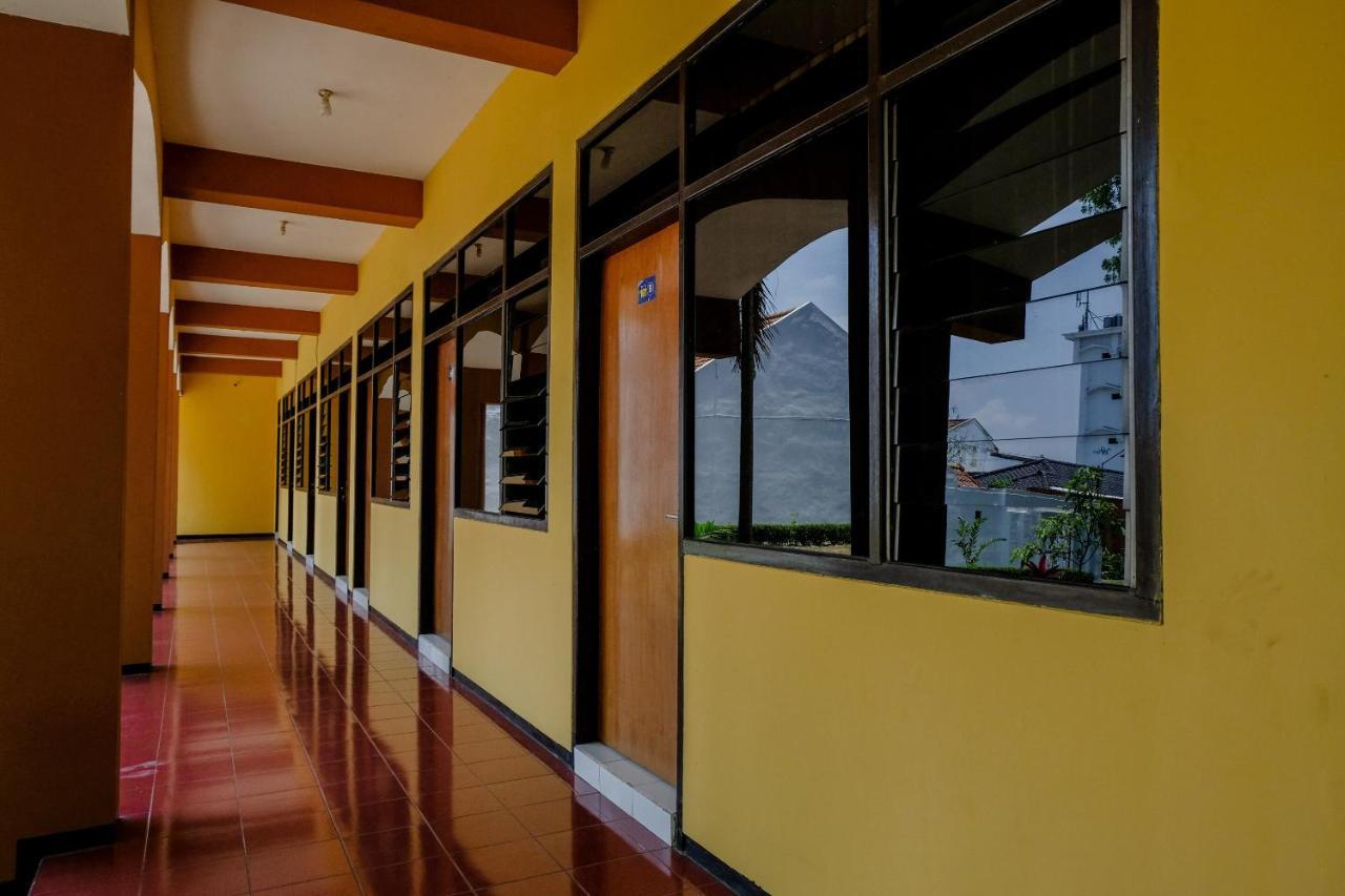 Oyo 1342 Uniga Malang Family Residence エクステリア 写真