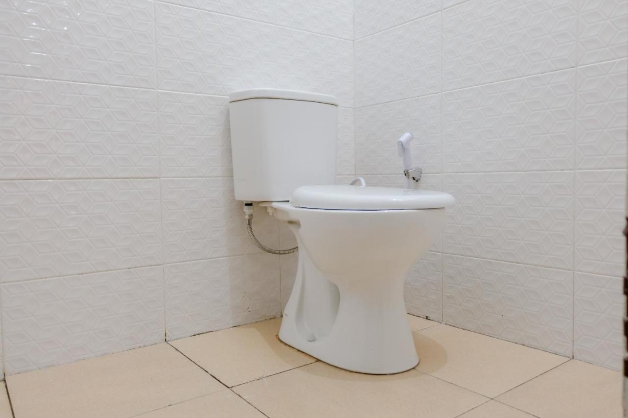 Oyo 1342 Uniga Malang Family Residence エクステリア 写真