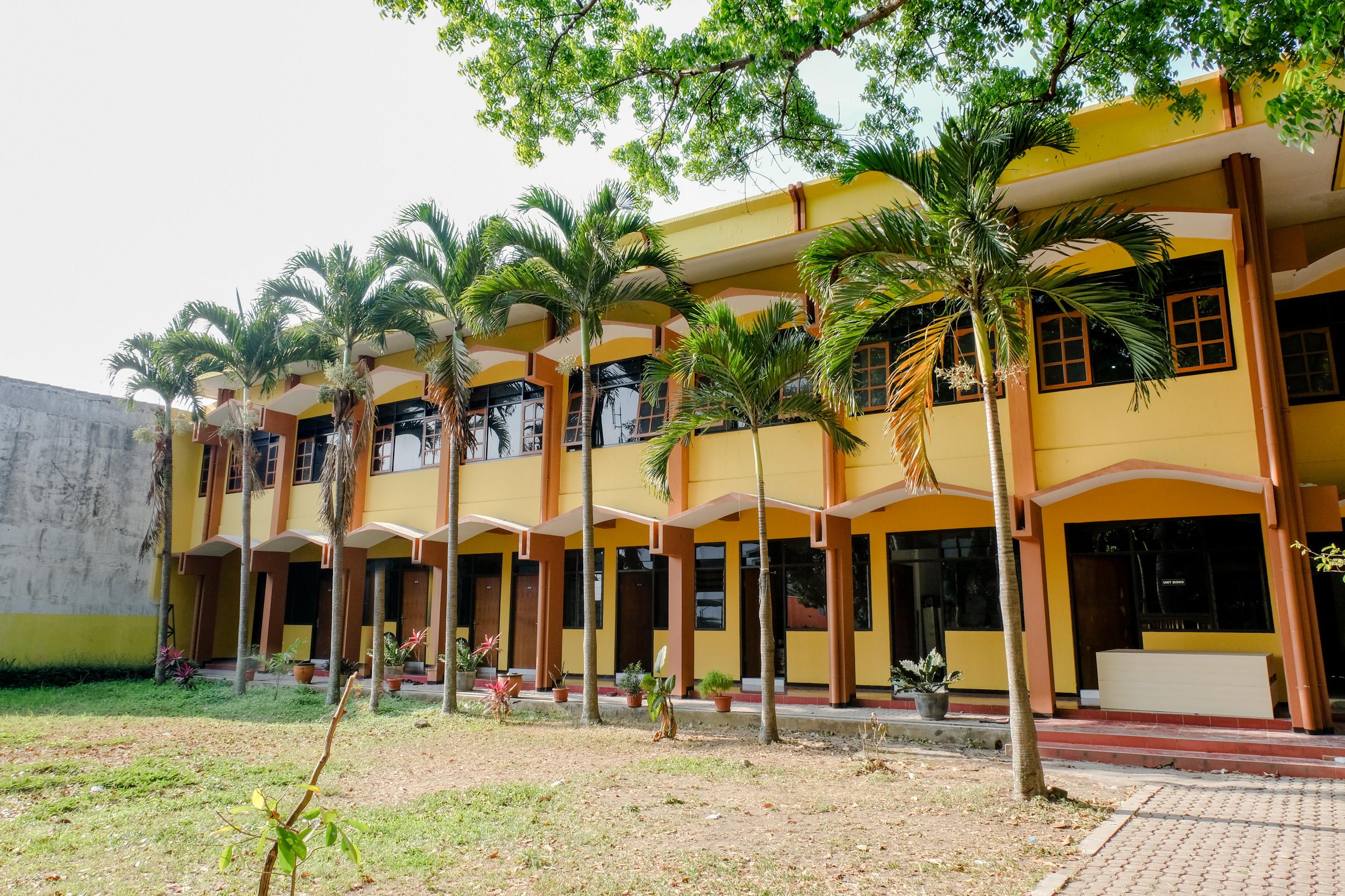 Oyo 1342 Uniga Malang Family Residence エクステリア 写真