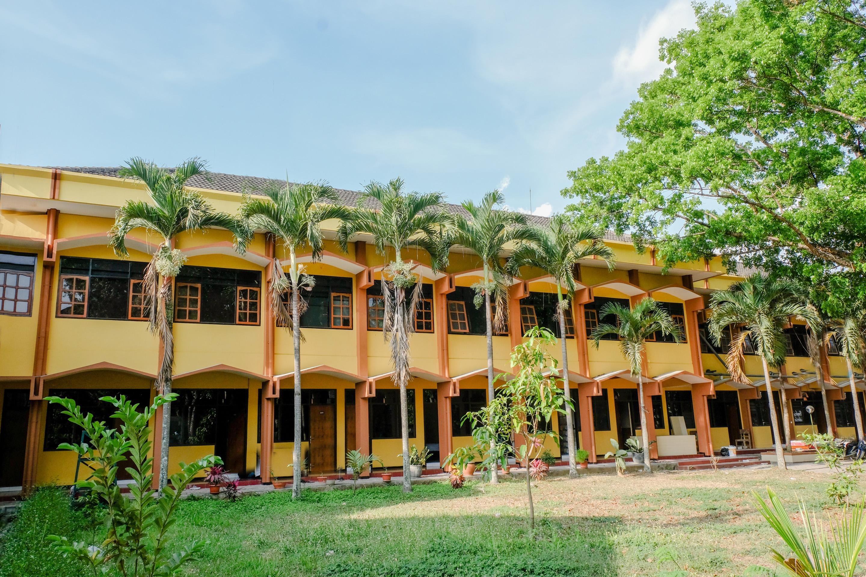 Oyo 1342 Uniga Malang Family Residence エクステリア 写真