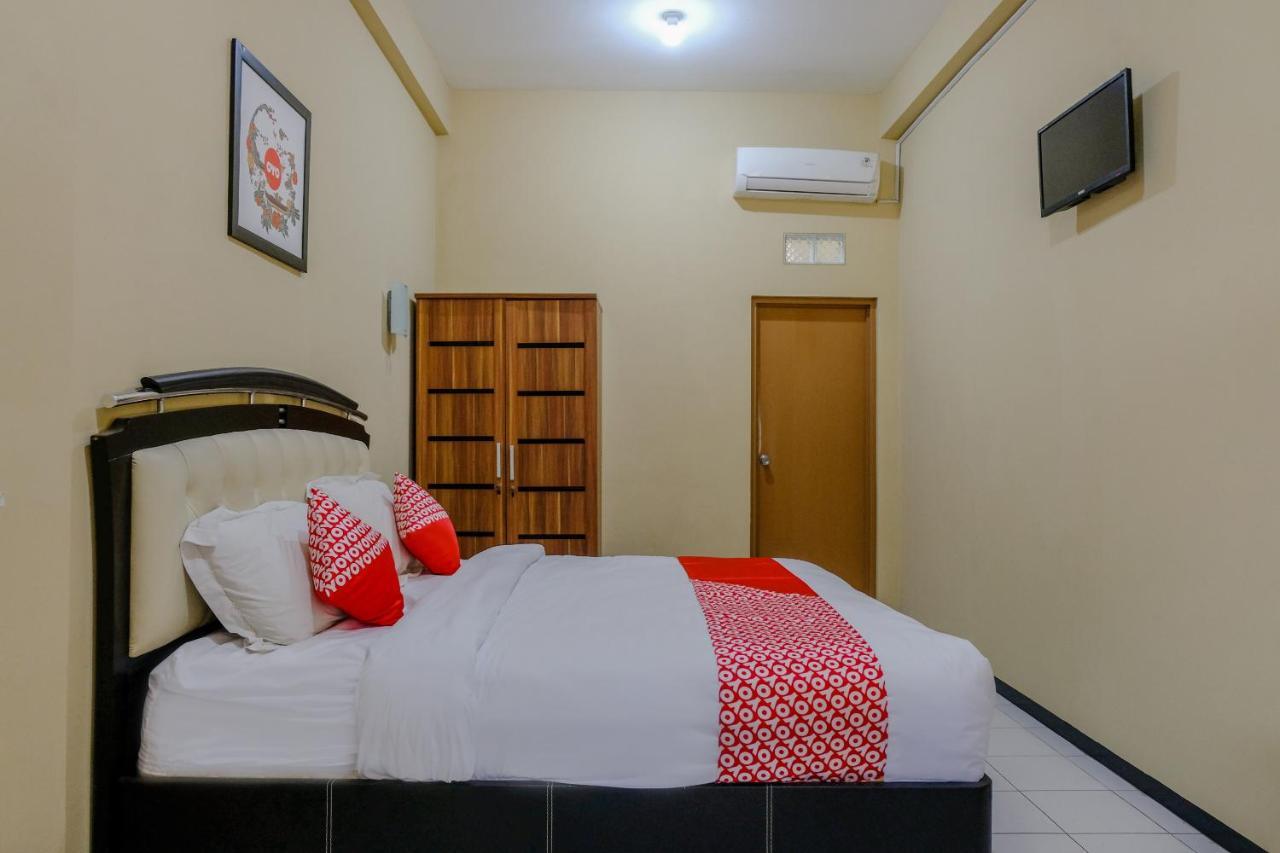 Oyo 1342 Uniga Malang Family Residence エクステリア 写真