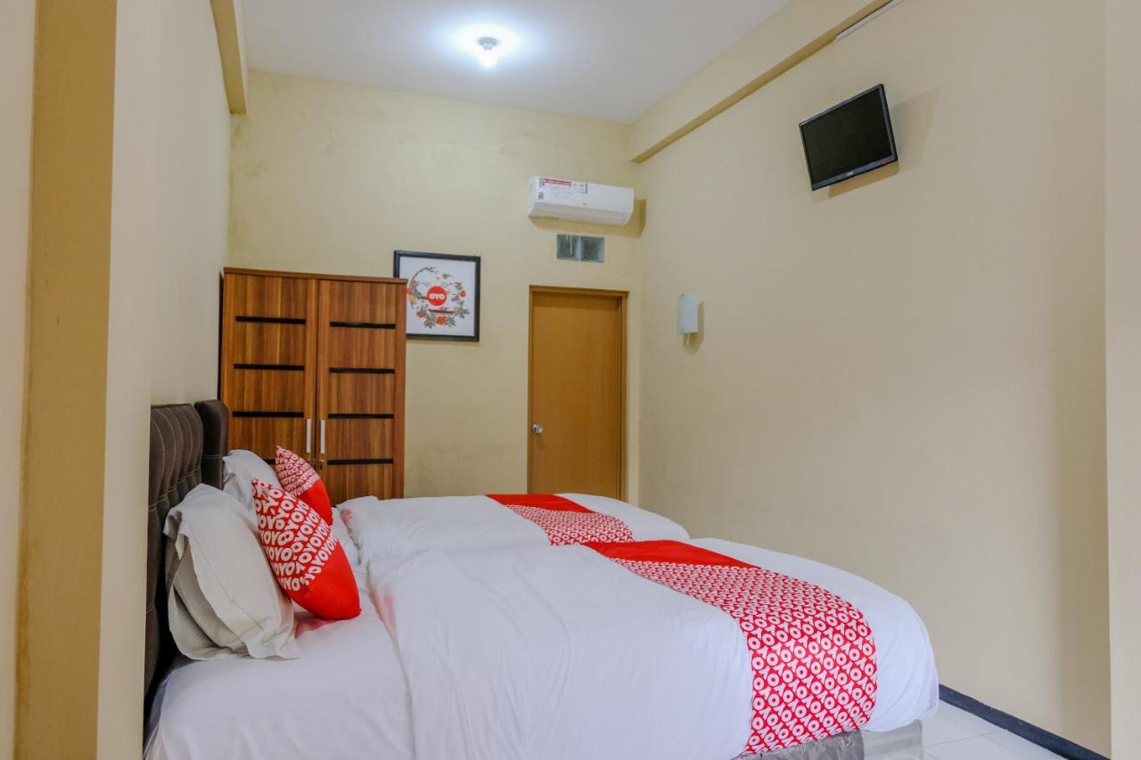 Oyo 1342 Uniga Malang Family Residence エクステリア 写真