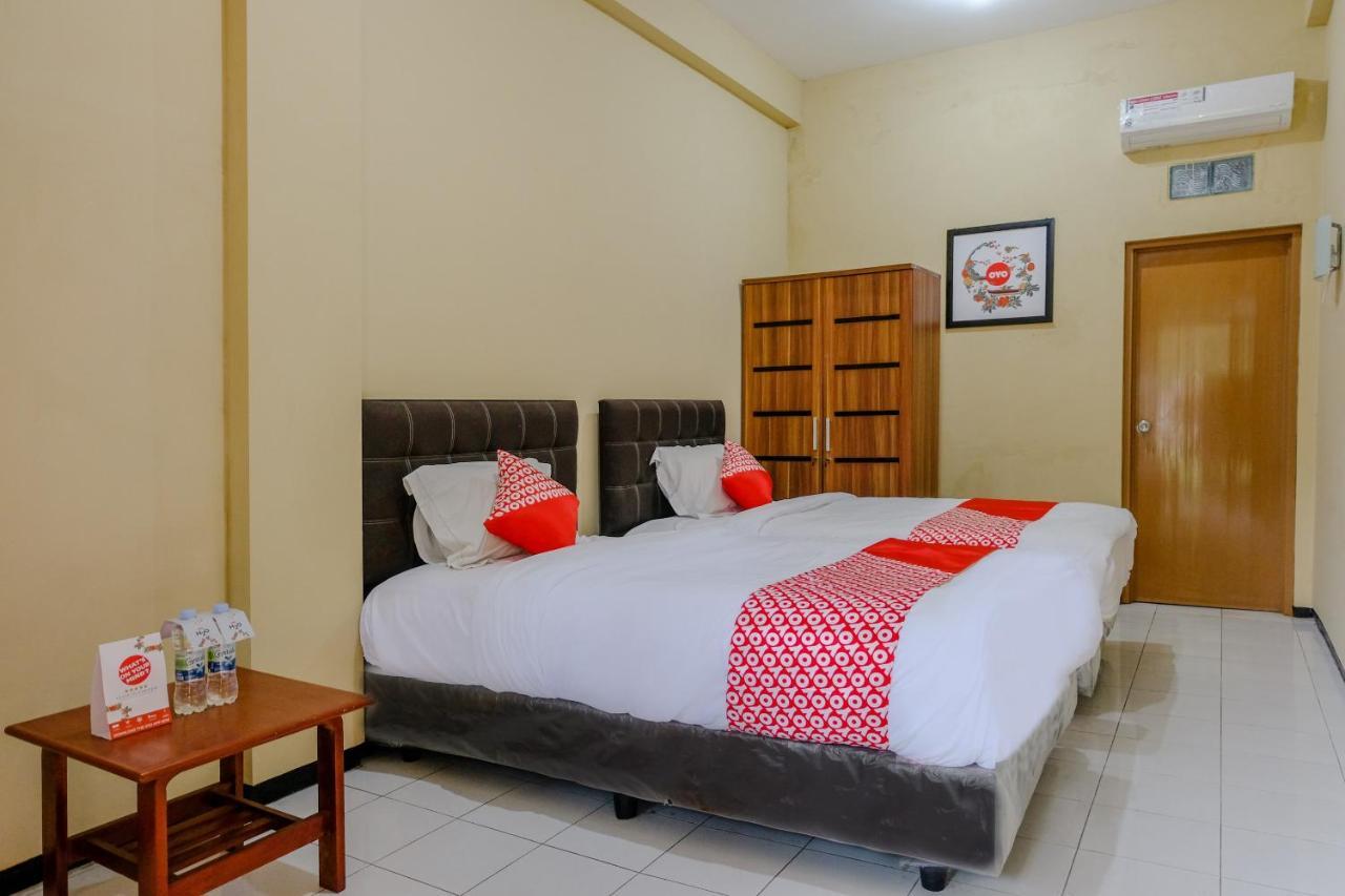 Oyo 1342 Uniga Malang Family Residence エクステリア 写真