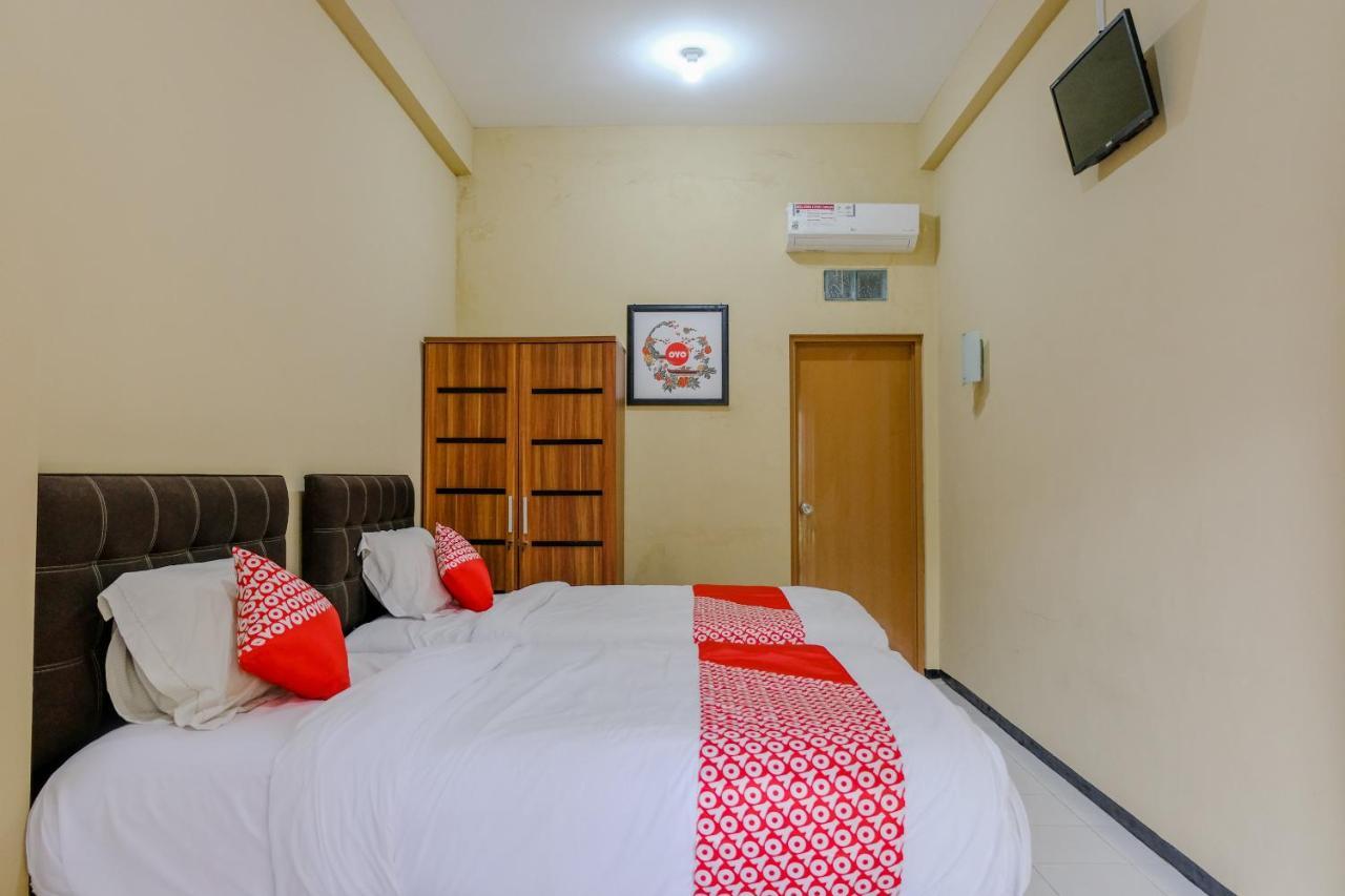 Oyo 1342 Uniga Malang Family Residence エクステリア 写真
